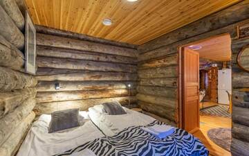 Фото номера Шале с двумя спальнями Шале Chalet Kuukkeli AuroraCabins г. Саариселькя 15