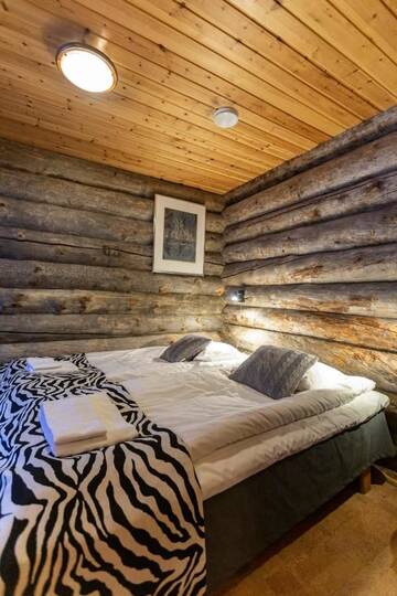 Фото номера Шале с двумя спальнями Шале Chalet Kuukkeli AuroraCabins г. Саариселькя 14
