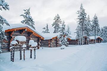 Фото номера Люкс с кроватью размера &quot;queen-size&quot; Отель Kakslauttanen Arctic Resort - Igloos and Chalets г. Саариселькя 9