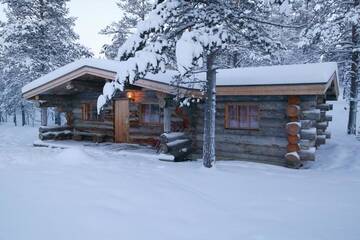 Фото номера Большое шале (для 5 взрослых) Отель Kakslauttanen Arctic Resort - Igloos and Chalets г. Саариселькя 3