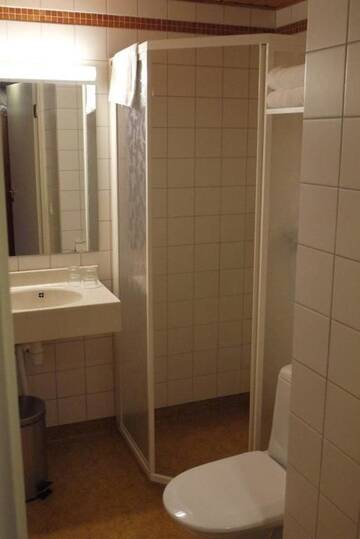Фото номера Стандартный двухместный номер с 2 отдельными кроватями Отель Lapland Hotels Riekonlinna г. Саариселькя 6